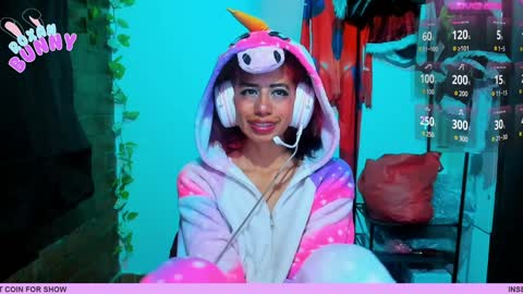 Snapshot of roxanbunny chatting on 12.15.24 roxxy online show from 12.15.24