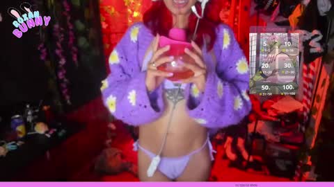 Snapshot of roxanbunny chatting on 02.16.25 roxxy online show from 02.16.25