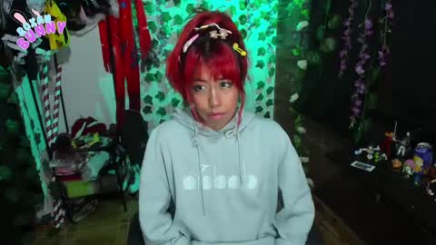 Snapshot of roxanbunny chatting on 02.23.25 roxxy online show from 02.23.25