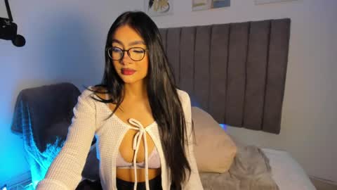 Roxane online show from 03.17.26