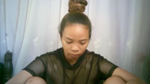 Snapshot of roxanne_98 chatting on 01.03.25 roxanne_98 online show from 01.03.25