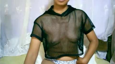 Snapshot of roxanne_98 chatting on 01.18.25 roxanne_98 online show from 01.18.25