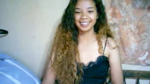 Snapshot of roxanne_98 chatting on 01.18.25 roxanne_98 online show from 01.18.25