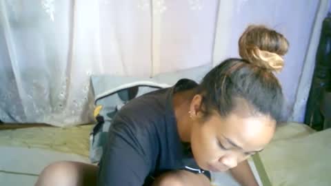 Snapshot of roxanne_98 chatting on 01.22.25 roxanne_98 online show from 01.22.25