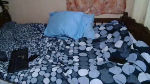 Snapshot of roxanne_98 chatting on 02.05.25 roxanne_98 online show from 02.05.25