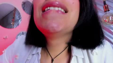 Snapshot of roxanne_han chatting on 07.06.26 roxanne_han online show from 07.06.26