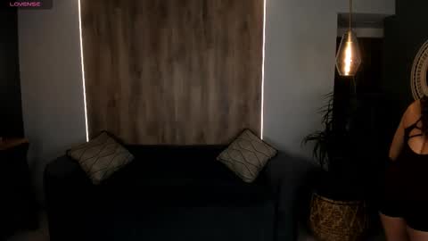 Roxanne Hill  online show from 10.14.25