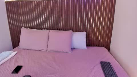 Roxie  online show from 10.15.25