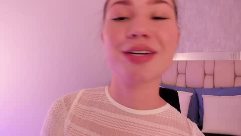 Snapshot of roxie_summers chatting on 01.21.25 Roxie online show from 01.21.25