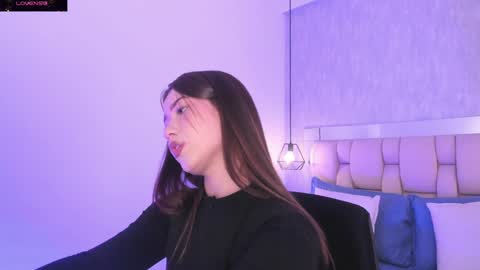 Snapshot of roxie_summers chatting on 02.08.25 Roxie online show from 02.08.25