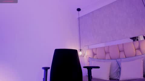 Snapshot of roxie_summers chatting on 02.13.25 Roxie online show from 02.13.25