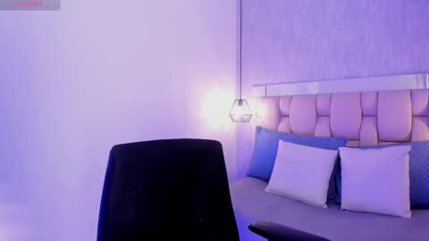 Snapshot of roxie_summers chatting on 02.15.25 Roxie online show from 02.15.25