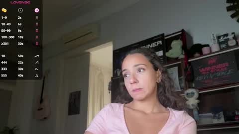 Snapshot of roxieflexie chatting on 09.25.25 Roxie online show from 09.25.25