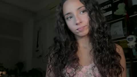 Snapshot of roxieflexie chatting on 10.01.25 Roxie online show from 10.01.25