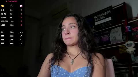 Snapshot of roxieflexie chatting on 12.04.25 Roxie online show from 12.04.25