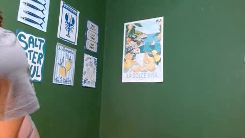 Snapshot of roxiehood chatting on 10.21.25 Roxie online show from 10.21.25