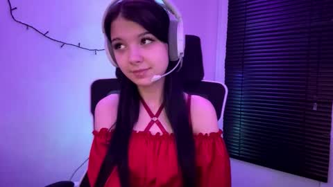 Snapshot of roxiepiurkowski chatting on 01.14.26 Hana online show from 01.14.26