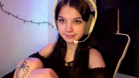 Snapshot of roxiepiurkowski chatting on 02.10.26 Hana online show from 02.10.26