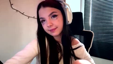 Snapshot of roxiepiurkowski chatting on 02.20.26 Hana online show from 02.20.26