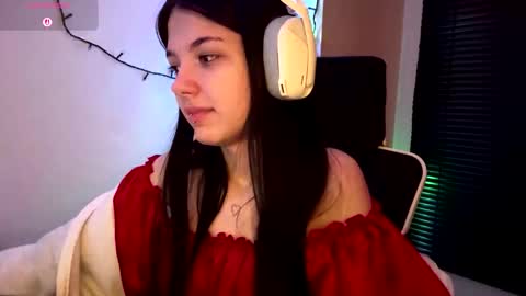 Snapshot of roxiepiurkowski chatting on 03.03.26 Hana online show from 03.03.26