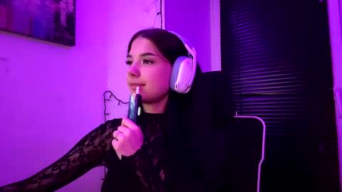 Snapshot of roxiepiurkowski chatting on 03.23.26 Hana online show from 03.23.26