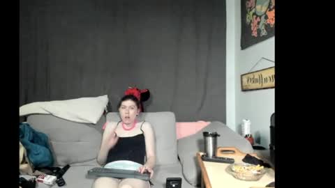 roxihazeleyes online show from 06.05.26
