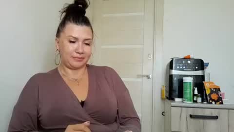 Snapshot of roxolanaa_sexy chatting on 07.28.26 ROXOLANAA SEXY online show from 07.28.26