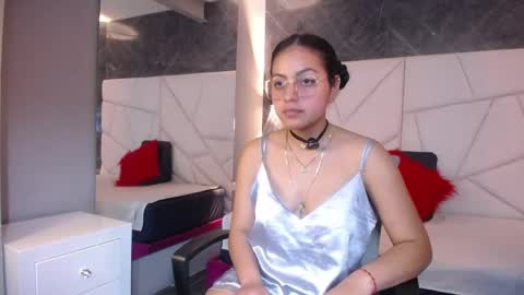 Snapshot of roxxyblack01 chatting on 05.22.26 Roxxy online show from 05.22.26