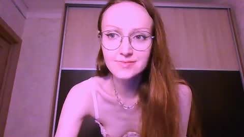 Snapshot of roxxywharton chatting on 07.04.26 Roxxy Wharton online show from 07.04.26