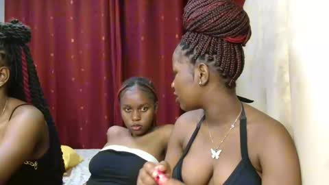 Snapshot of roxy_heather chatting on 02.16.26 Roxy online show from 02.16.26