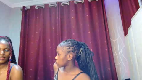 Snapshot of roxy_heather chatting on 02.25.26 Roxy online show from 02.25.26