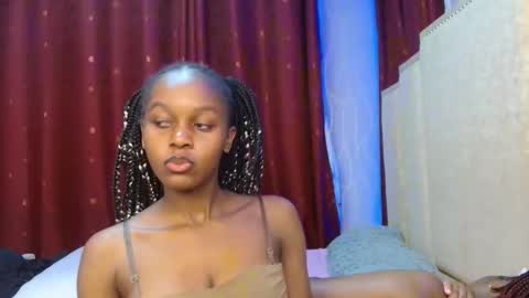 Snapshot of roxy_heather chatting on 03.04.26 Roxy online show from 03.04.26