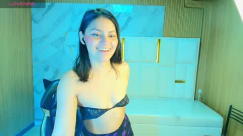Roxy online show from 04.27.26