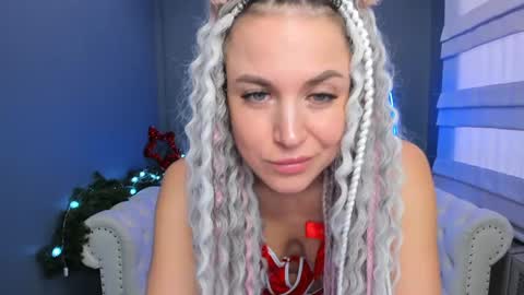 Snapshot of roxy_mars chatting on 12.28.24 Roxy online show from 12.28.24