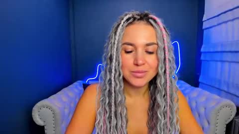 Snapshot of roxy_mars chatting on 10.11.25 Roxy online show from 10.11.25