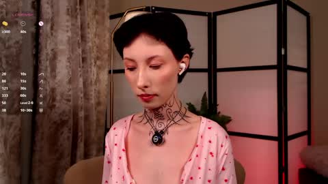 Snapshot of roxy_morrison_x chatting on 05.14.26 roxanne online show from 05.14.26