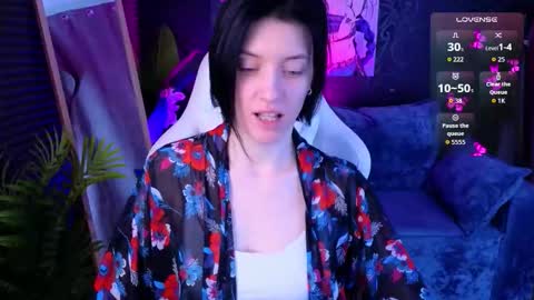 roxy_riot_ online show from 11.13.25