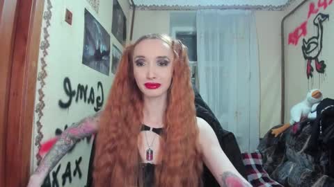 Snapshot of roxy_silver chatting on 02.23.25 Roxy online show from 02.23.25