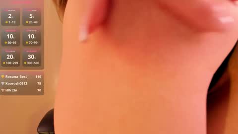 Snapshot of roxy_wet chatting on 03.01.25 Roxy follow me online show from 03.01.25