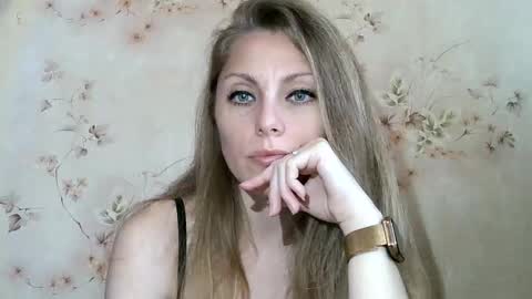 roxyfox18x01 online show from 05.06.26