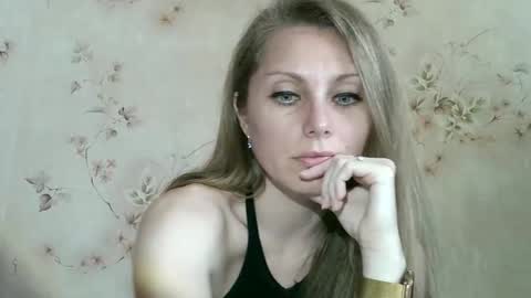 roxyfox18x01 online show from 05.20.26
