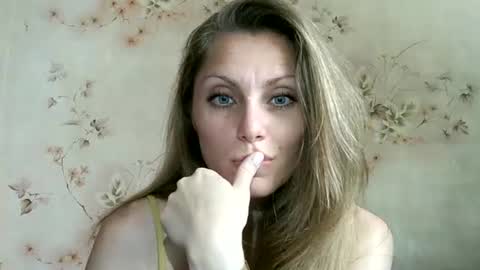 roxyfox18x01 online show from 06.20.26