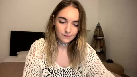 Snapshot of roxysweetdream chatting on 04.12.26 Roxy online show from 04.12.26