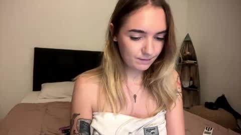 Snapshot of roxysweetdream chatting on 04.19.26 Roxy online show from 04.19.26