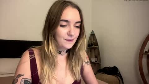 Snapshot of roxysweetdream chatting on 04.22.26 Roxy online show from 04.22.26