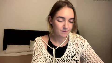 Snapshot of roxysweetdream chatting on 04.29.26 Roxy online show from 04.29.26