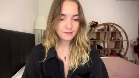 Snapshot of roxysweetdream chatting on 05.06.26 Roxy online show from 05.06.26