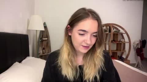 Snapshot of roxysweetdream chatting on 05.07.26 Roxy online show from 05.07.26