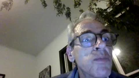 Snapshot of royboy2561 chatting on 10.13.25 Roy Murrin online show from 10.13.25