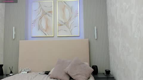 AnikaIm so hot that Ive already burned myself do you want me to set you on fire too  online show from 10.22.25